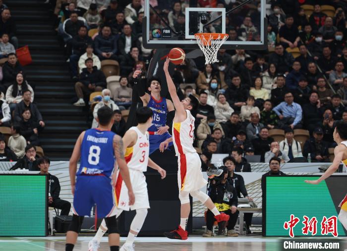 中国男篮以80-49力克蒙古国