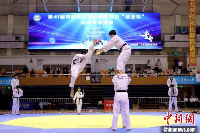 哈尔滨冬日气氛高涨 第