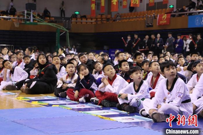 哈尔滨冬日气氛高涨 第41届中国哈尔滨国际冰雪