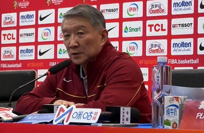 中国女篮世界杯资格赛暴露内线短板 张茹低迷引