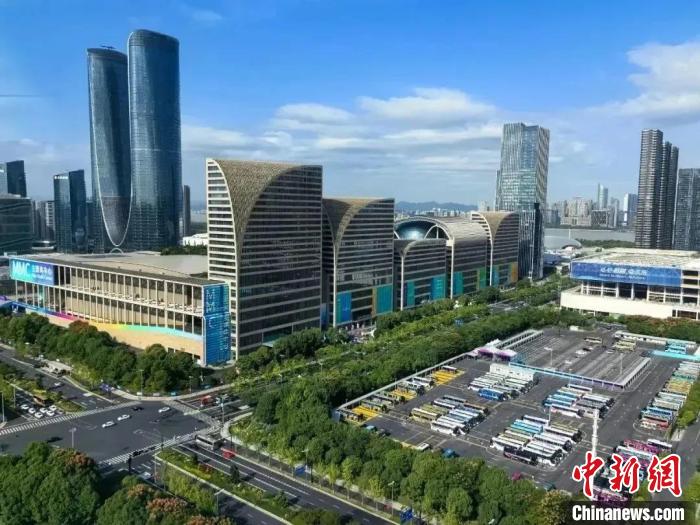 杭州亚运会媒体交通系统高效运转 保障1.1万记者