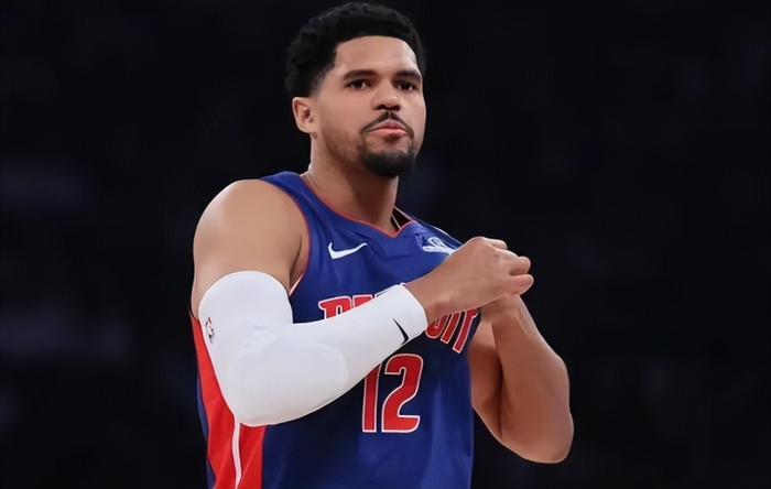 湖人休赛期引援引热议 詹姆斯离队可能性浮现