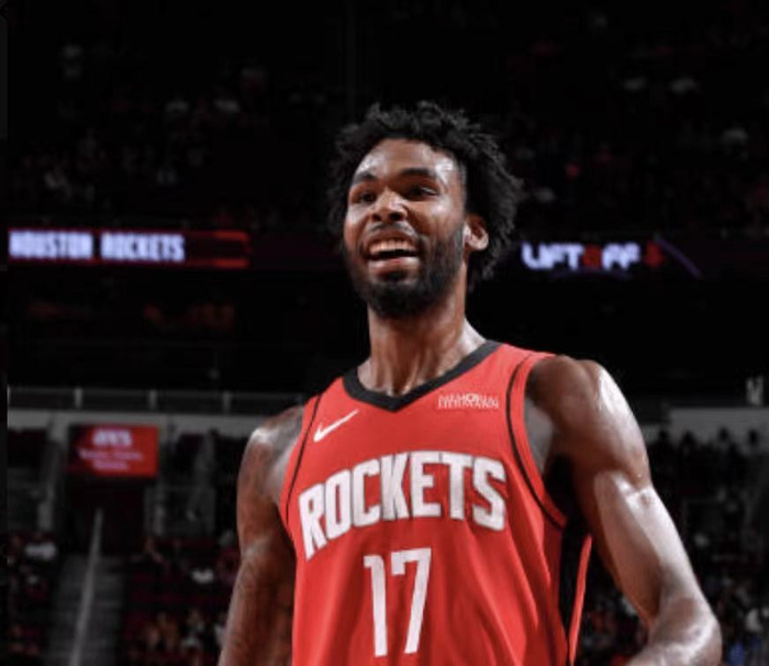 湖人休赛期引援引热议 詹姆斯离队可能性浮现