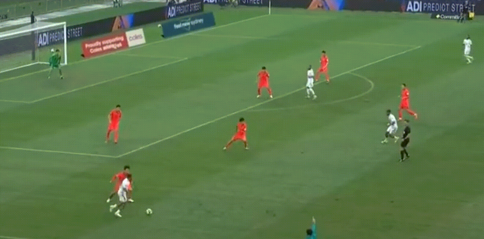 邵佳一率新国足迎战喀麦隆，年轻力量成关键