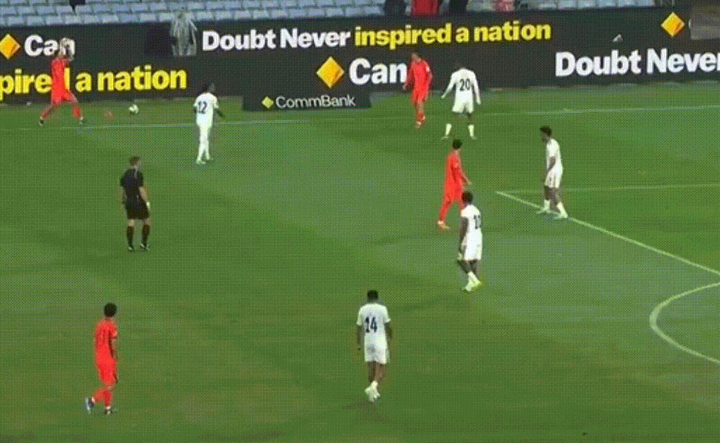 邵佳一率新国足迎战喀麦隆，年轻力量成关键