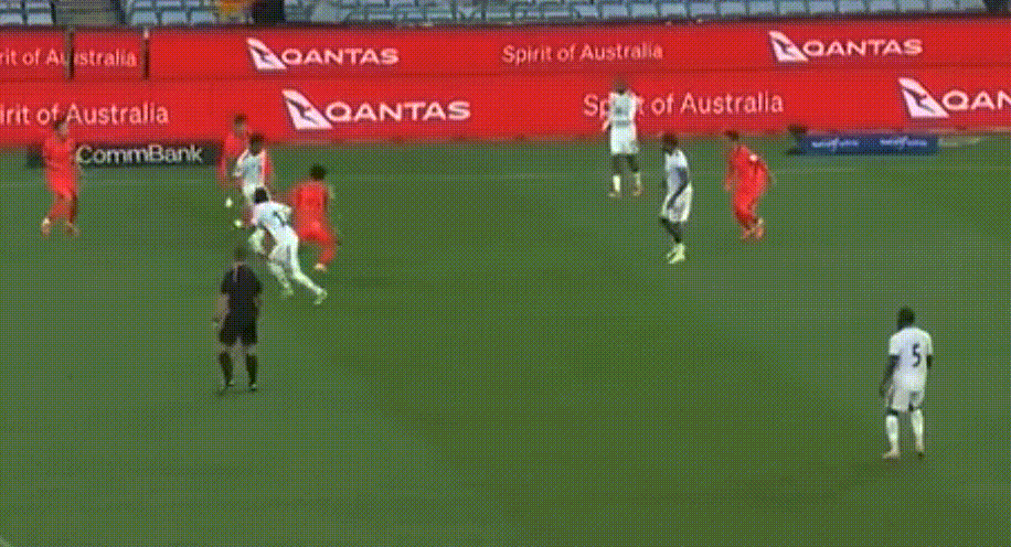 邵佳一率新国足迎战喀麦隆，年轻力量成关键