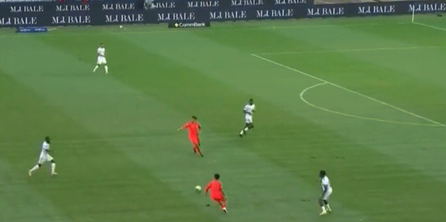 邵佳一率新国足迎战喀麦隆，年轻力量成关键