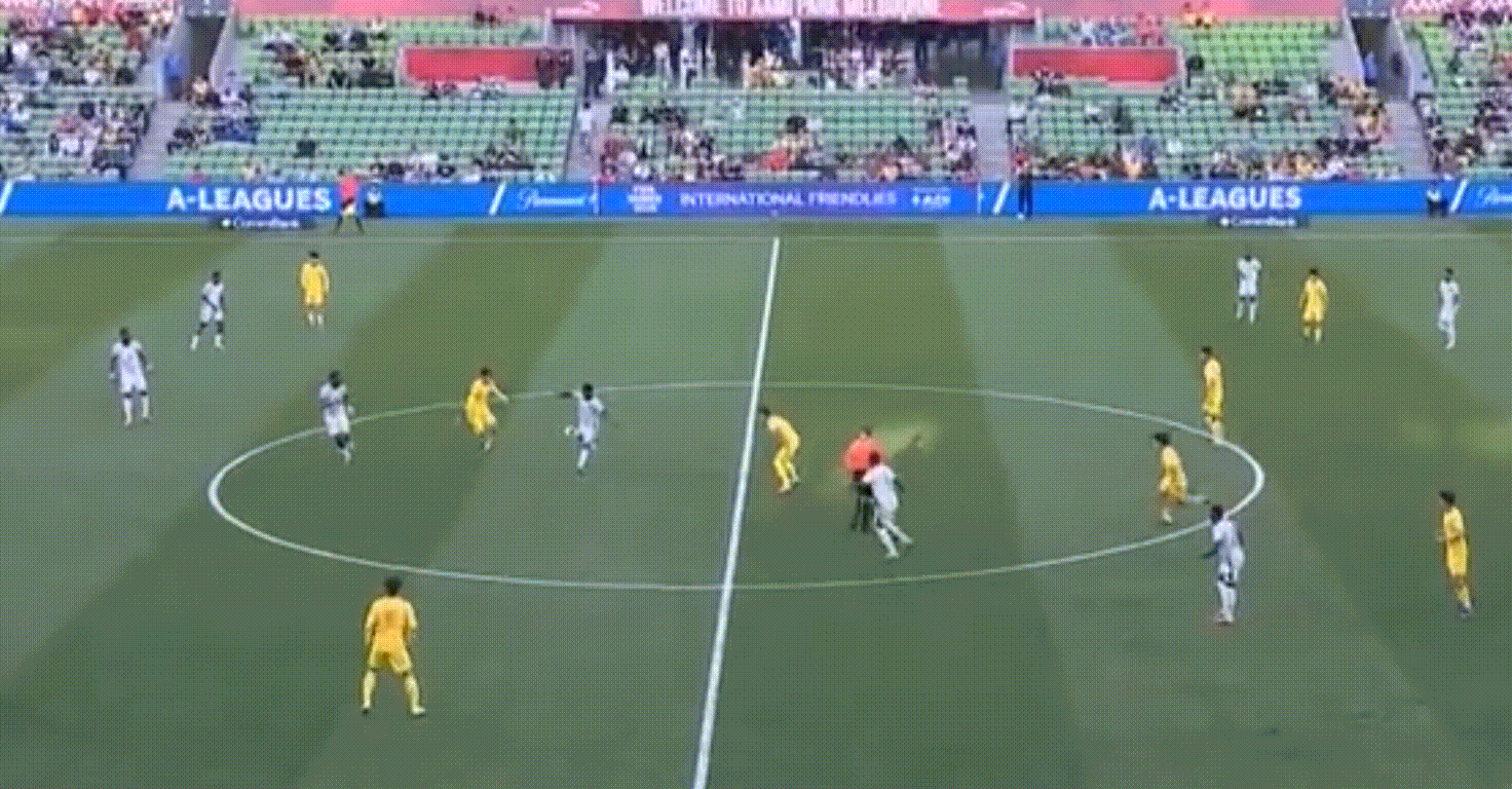 邵佳一率新国足迎战喀麦隆，年轻力量成关键