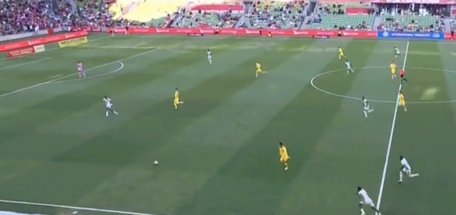 邵佳一率新国足迎战喀麦隆，年轻力量成关键