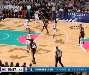 文班亚马26分钟砍40+13创历史纪录