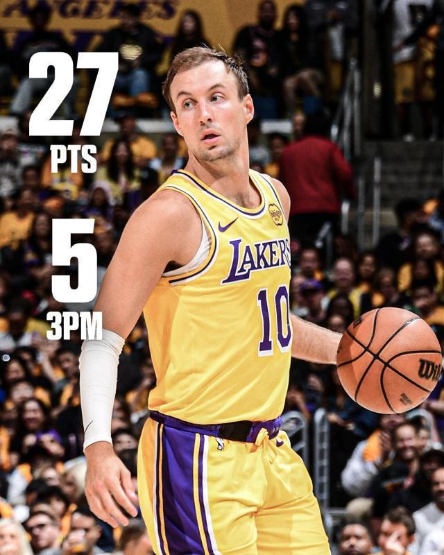 湖人逆转火箭 詹姆斯19+13+8+2抢断引领胜利